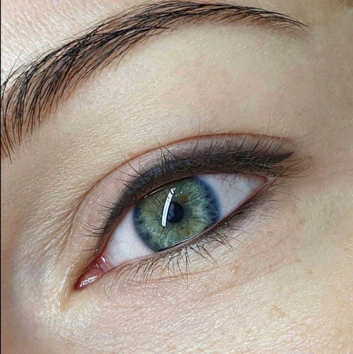 Permanent makeup procedures for eyeliner in Brisbane