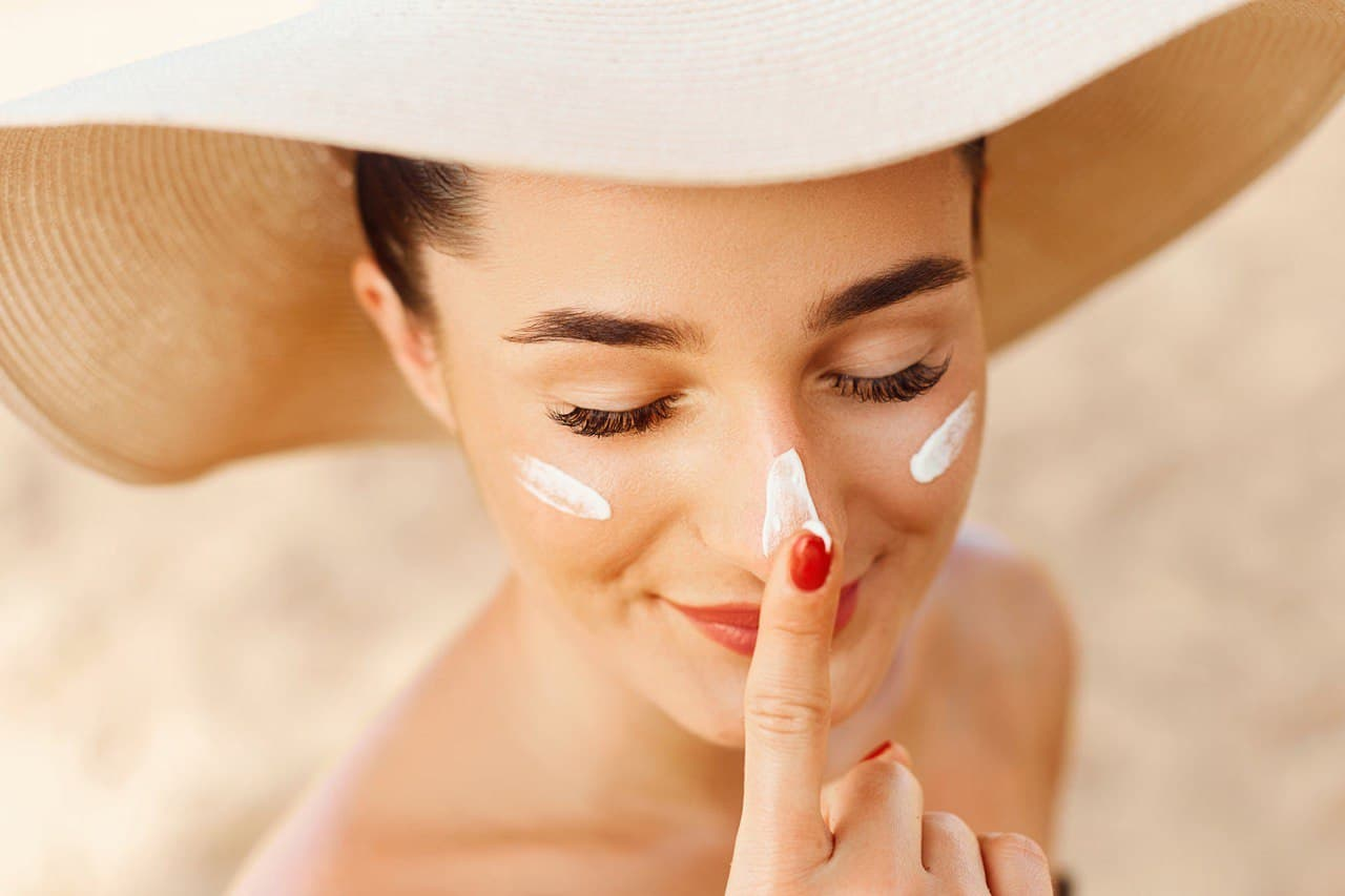 Effective tips to reduce white cast from sunscreen for flawless skin