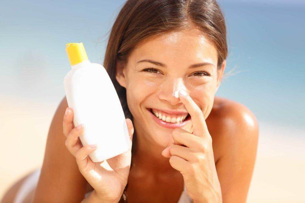 Expert solutions for eliminating white cast caused by sunscreen application